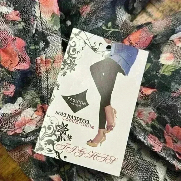 Sheer floral lacy leggings bundle - Picture 10 of 11